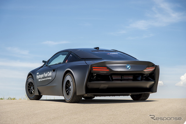 BMW i8 の燃料電池プロトタイプ車