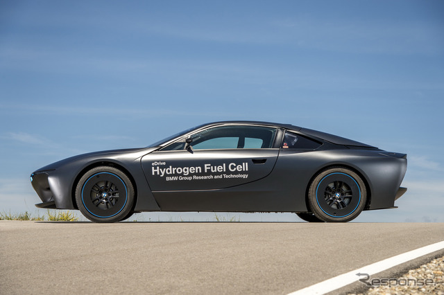 BMW i8 の燃料電池プロトタイプ車