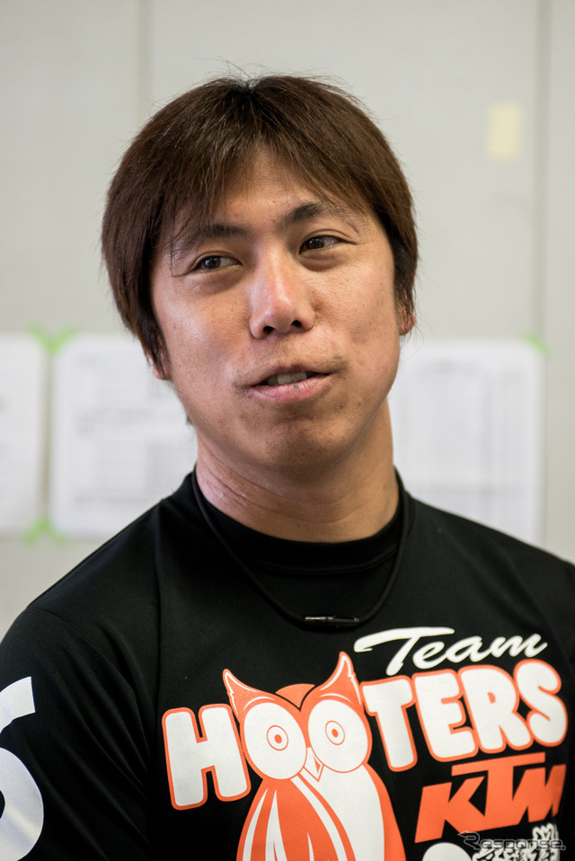 【鈴鹿8耐】唯一のKTMで参戦、HOOTERS旋風が巻き起こる！？［動画］
