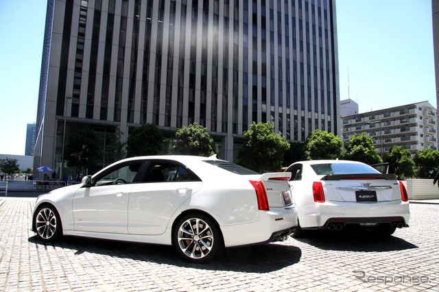 キャデラック ATS-V(左)とCTS-V(右)