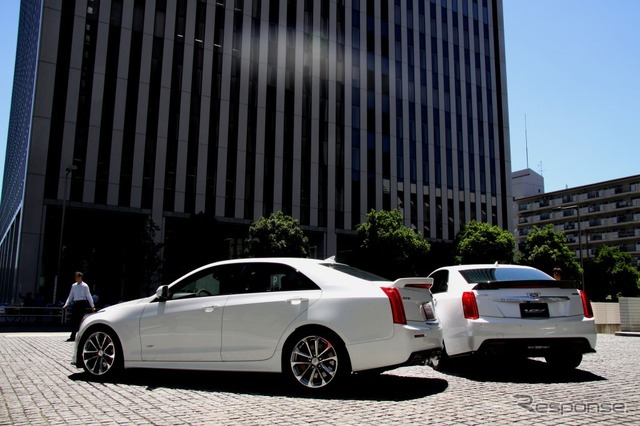 キャデラックATS-V(左)、CTS-V(右)