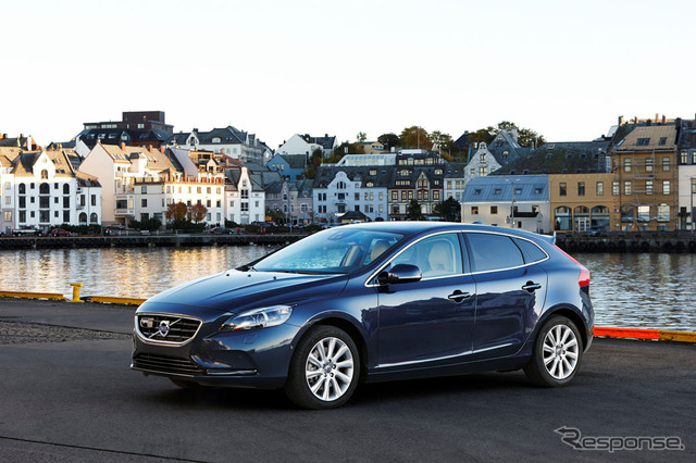 ボルボ V40