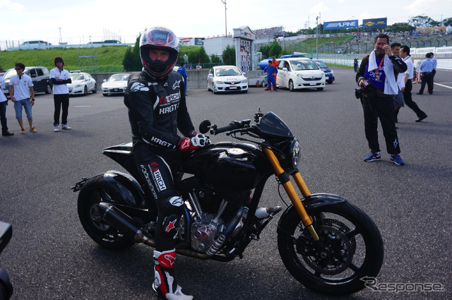 キアヌ・リーブス氏 鈴鹿8耐2015