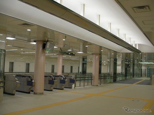 12月に開業する仙台市地下鉄東西線の青葉通一番町駅で、8月に駅舎の見学会が開催される。写真は青葉通一番町駅の改札口。