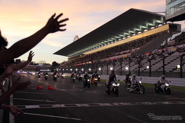 2015鈴鹿8耐前夜祭の様子