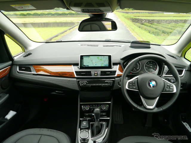 BMW 218dアクティブツアラー