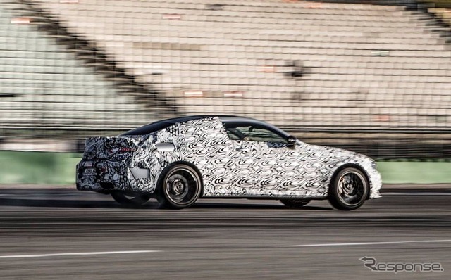 メルセデス AMG Cクラスクーペの開発プロトタイプ車