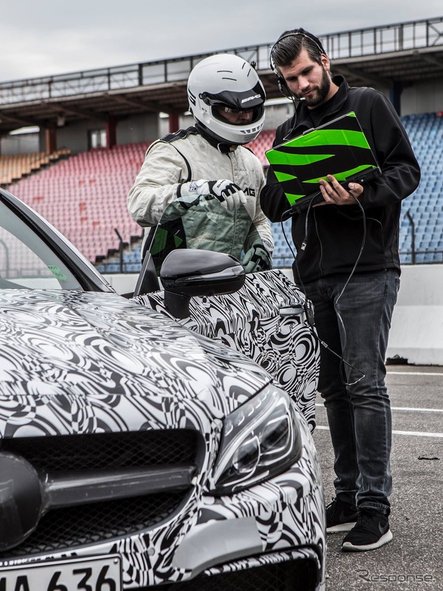 メルセデス AMG Cクラスクーペの開発プロトタイプ車