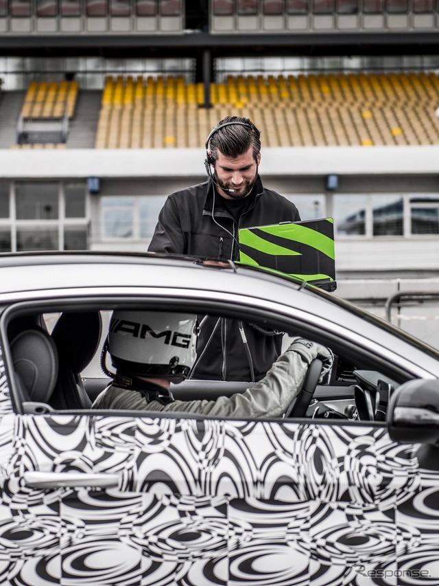 メルセデス AMG Cクラスクーペの開発プロトタイプ車