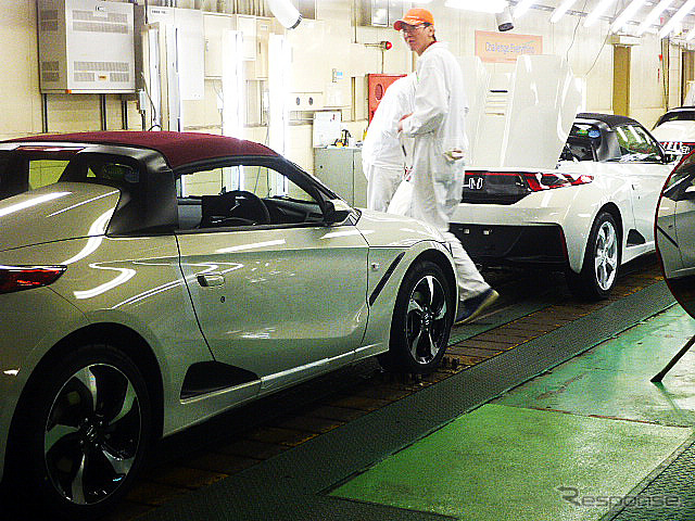 八千代工業四日市製作所でつくられているホンダ『S660』(7月23日、四日市市上海老町の八千代工業四日市製作所にて)