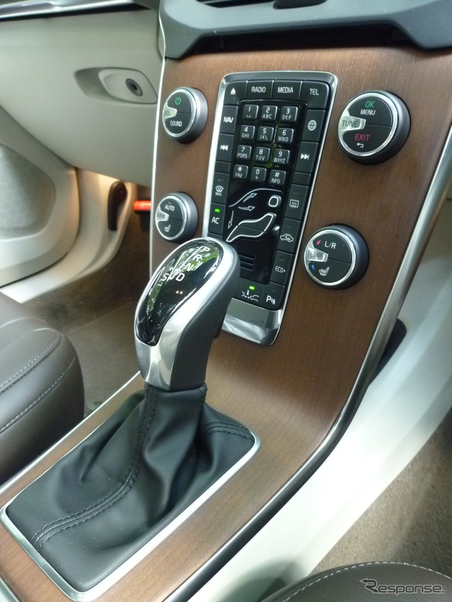 ボルボ V40 D4 SE
