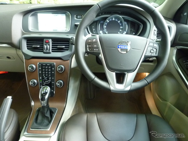ボルボ V40 D4 SE