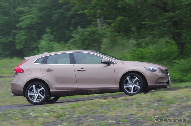 ボルボ V40 D4 SE
