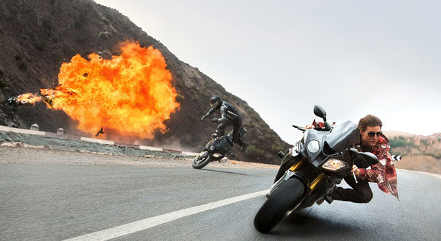 華麗なバイクアクションを披露するトム『ミッション:インポッシブル/ローグ・ネイション』-(C) 2015 Paramount Pictures. All Rights Reserved.