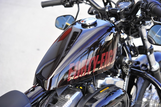 ハーレーダビッドソン XL1200X フォーティーエイト(北米仕様およびカスタムが施されているため、日本仕様と若干異なる)