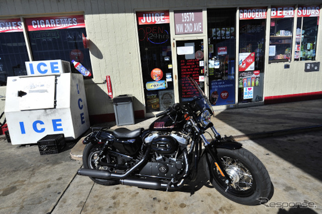 ハーレーダビッドソン XL1200X フォーティーエイト(北米仕様およびカスタムが施されているため、日本仕様と若干異なる)