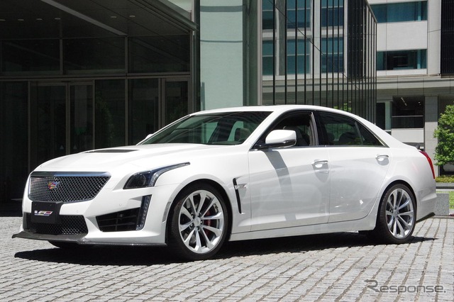 キャデラック CTS-V(写真は日本導入モデル)