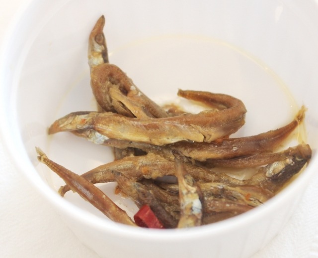 「おいしい缶詰」シリーズの新商品(瀬戸内産いかなごのごま油漬)