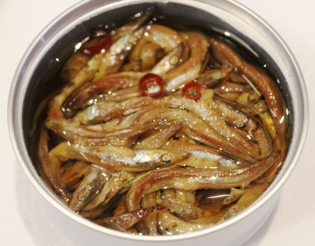 「おいしい缶詰」シリーズの新商品(瀬戸内産いかなごのごま油漬・和風アヒージョ)