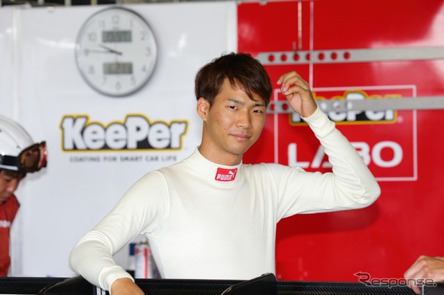 #37 レクサスRC Fの平川亮。