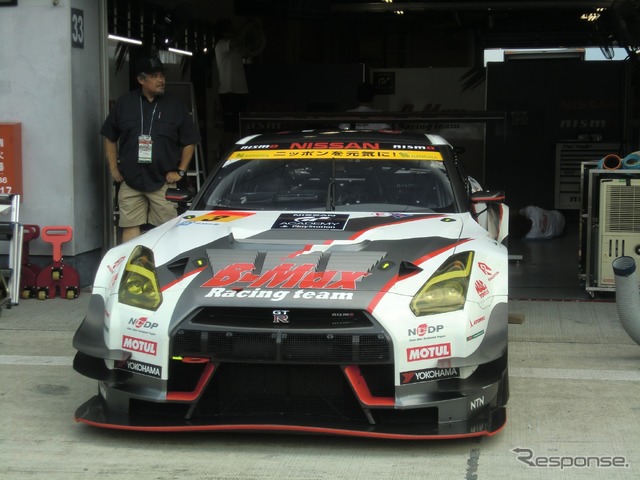GT300クラスの前戦ウイナー、#3 GT-R。