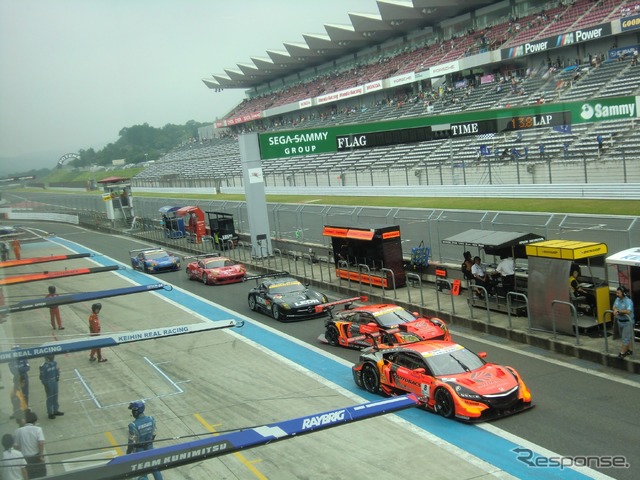 SUPER GT第4戦開催中の富士スピードウェイ(予選日)。