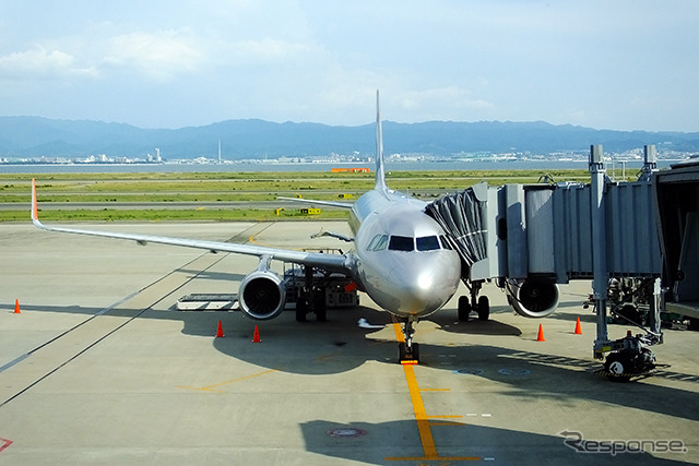 関空で休むジェットスター・ジャパンA320(8月6日、関空)