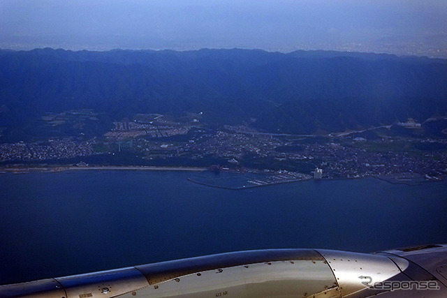 成田と関空を結ぶジェットスター機内から(8月6日)