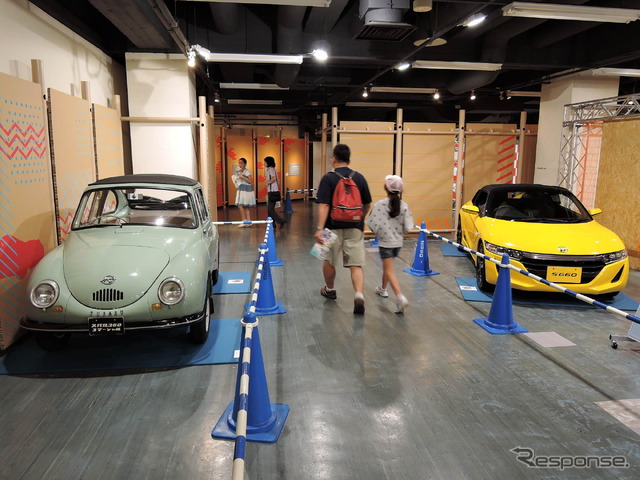 科学技術館で開催中のくらしの技術 50年 大・展望展。写真は、新旧軽自動車の邂逅(クルマの都)