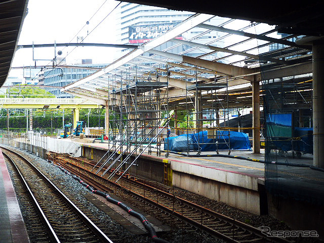 新大阪駅もおおさか東線整備にあわせて工事中