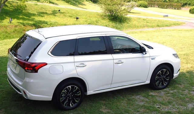 新型アウトランダーPHEV