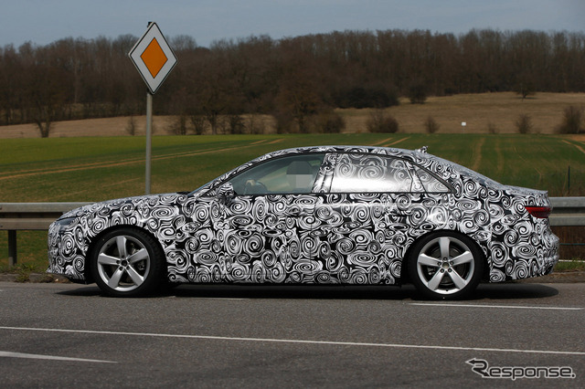 アウディ A4 開発テスト車両(2015年4月時点)