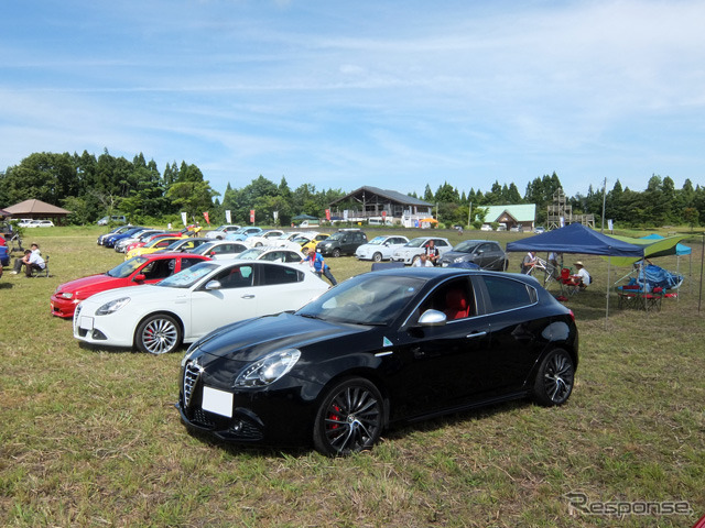 ジュリエッタと希少な146、3台のアルファロメオが並ぶ(東北トリコローレ2015)