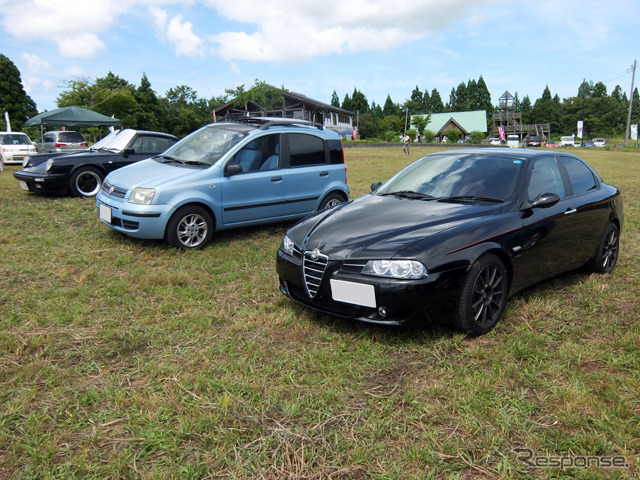 ポルシェ930、フィアット2代目パンダ、アルファロメオ156。来場者の車種は実にさまざま(東北トリコローレ2015)