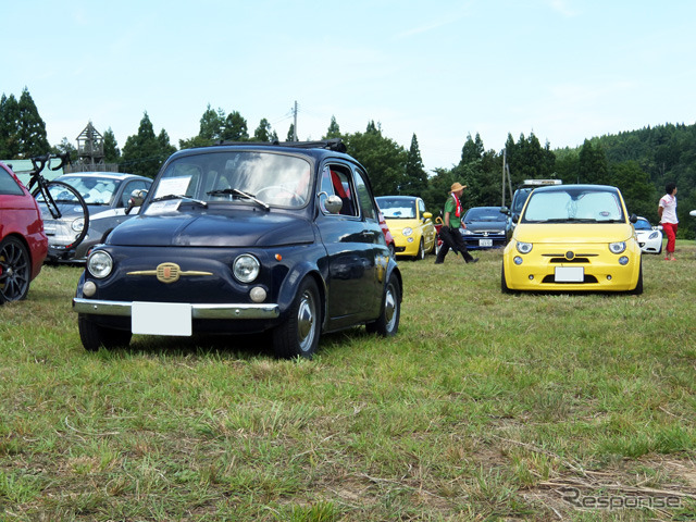 新旧フィアット500の組み合わせはたくさん見ることが出来た(東北トリコローレ2015)