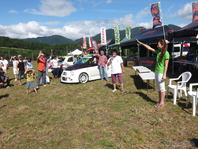 閉会間際、トリコローレ名物の大ビンゴ大会のあと、さらにランブルスコ4本をかけたじゃんけん大会を開催!多いに会場は盛り上がった(東北トリコローレ2015)