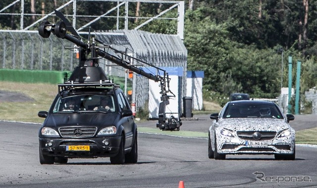 メルセデス AMG Cクラスクーペの開発プロトタイプ車