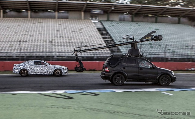 メルセデス AMG Cクラスクーペの開発プロトタイプ車