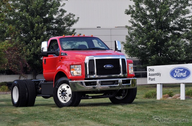 米国オハイオ組み立て工場で生産が開始された新型フォードF-650とF-750