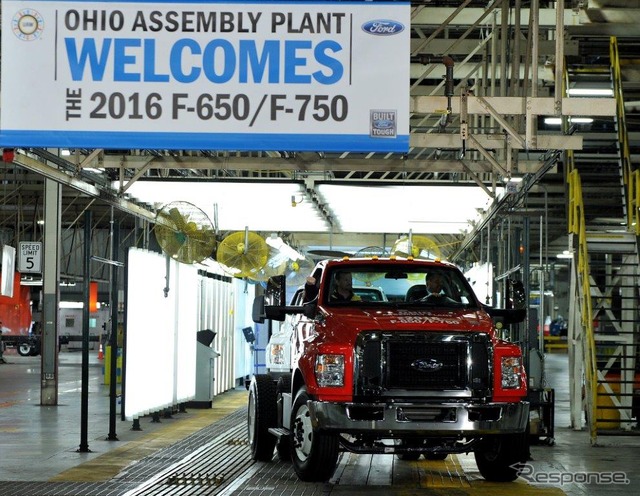 米国オハイオ組み立て工場で生産が開始された新型フォードF-650とF-750