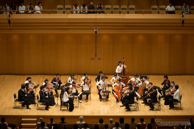 東京・オペラシティ コンサートホールでの演奏風景