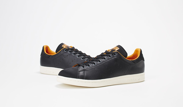 adidas Originals×PORTERのStan Smith(ブラック/1万6,000円)