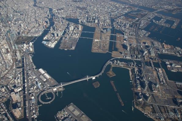 空から見た東京港