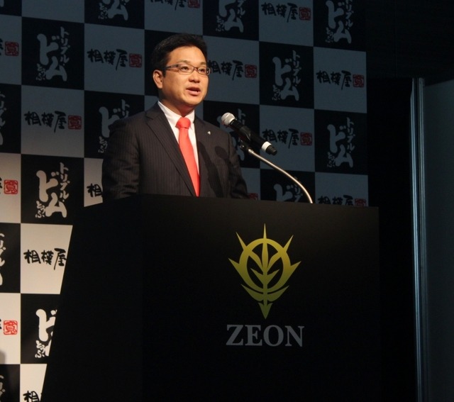 新商品発表会に登場した、相模屋食料の代表取締役社長の鳥越淳司氏