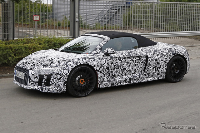 アウディ R8スパイダー スクープ写真