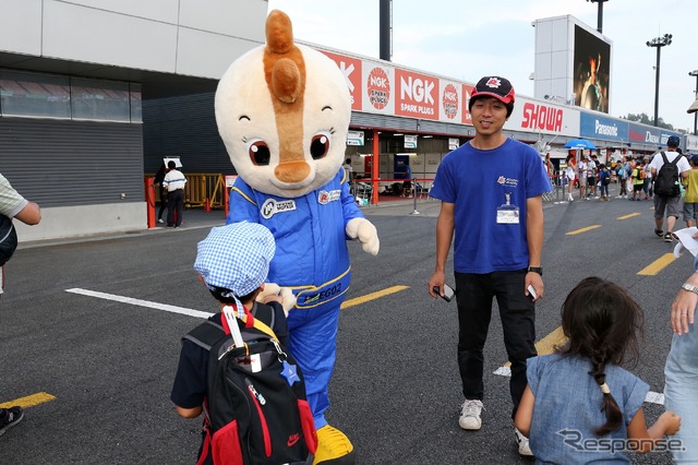 SF予選日の土曜は、キッズピットウォークなども実施された。