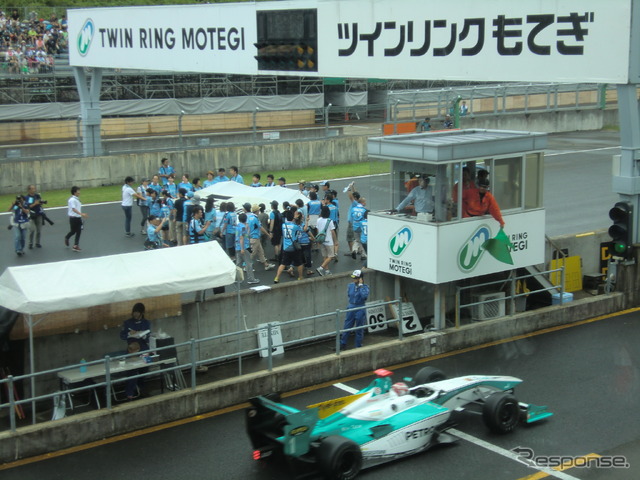 SFもてぎ戦決勝は雨にも間接的な影響を受けた。