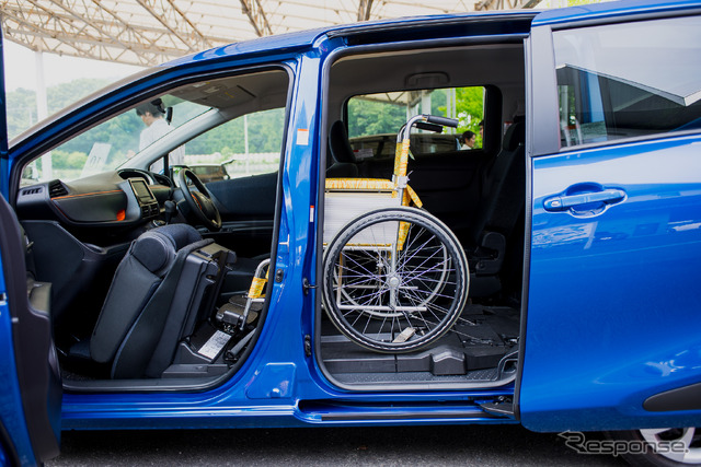 トヨタ シエンタ 車いす仕様車