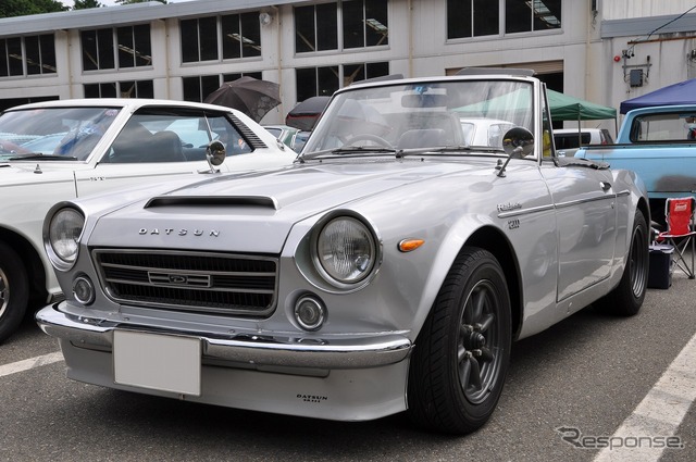 日産 フェアレディ2000