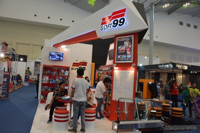 「ガラコ」を展示するソフト99ブース(ガイキンド インドネシア国際オートショー2015)